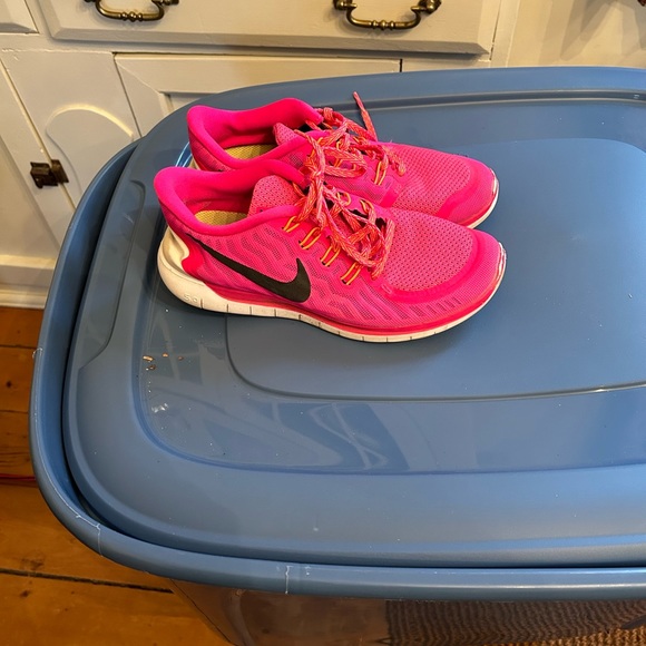 Pink Nike Running Shoes - Picture 1 of 4